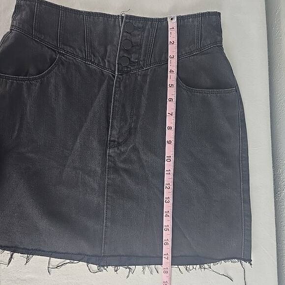 Hollister Ultra High-Rise Mini Skirt Size 11/w30 Black Denim Western Preppy - Picture 4 of 8